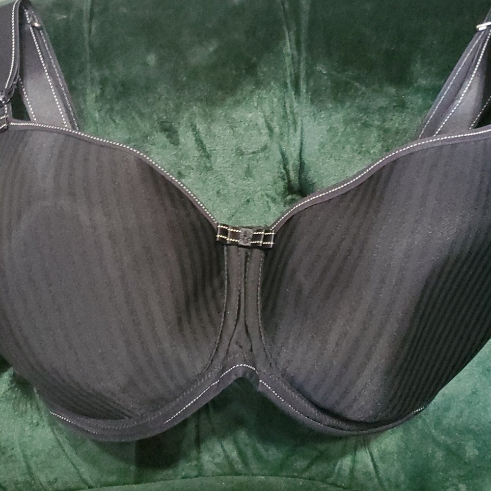 Freya Idol black 38DD molded cup bra